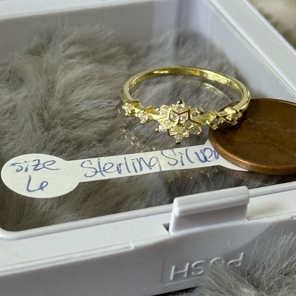 Sterling silver with CZ size 6 ring new no tags - Picture 2 of 10